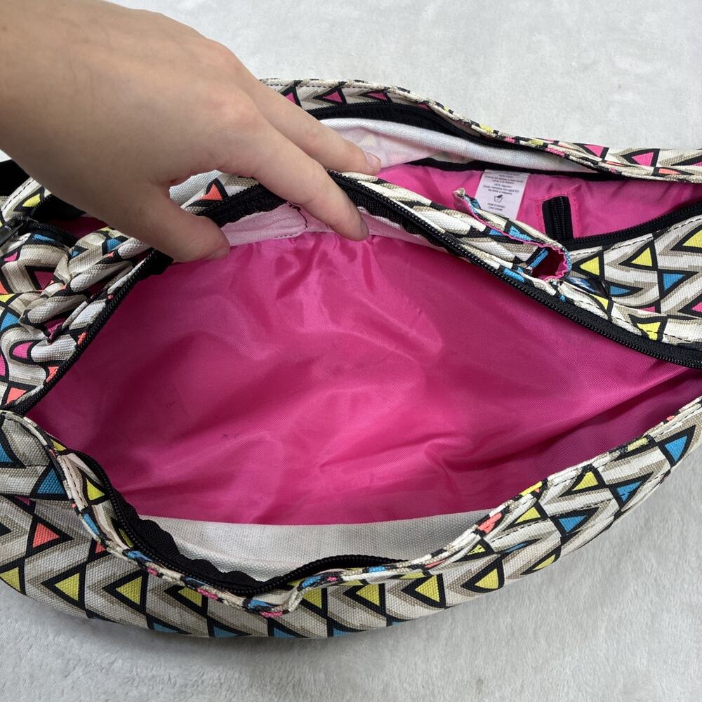 KAVU Rope Sling Bag Backpack Multicolor Geometric Triangle Outdoor Hiking Travel - Picture 12 of 12